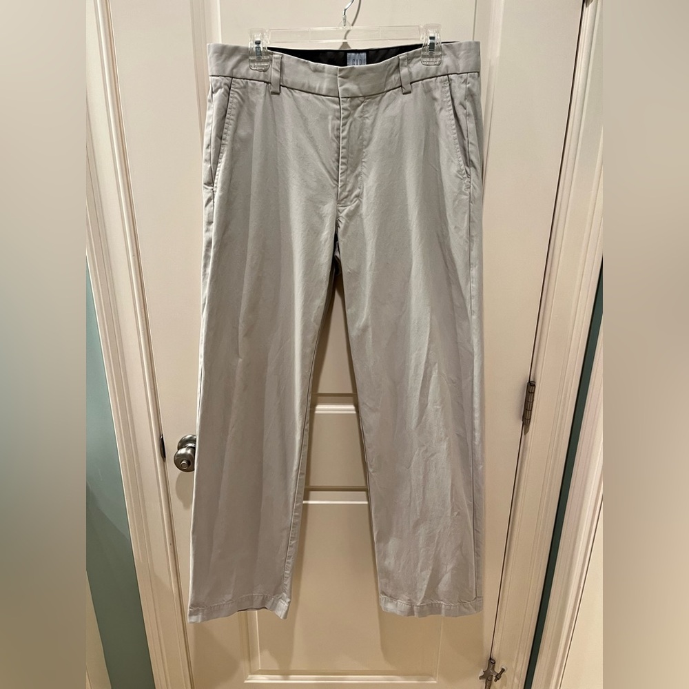 Last call! Donated 5/25: GAP Men's Khaki Chino Pants